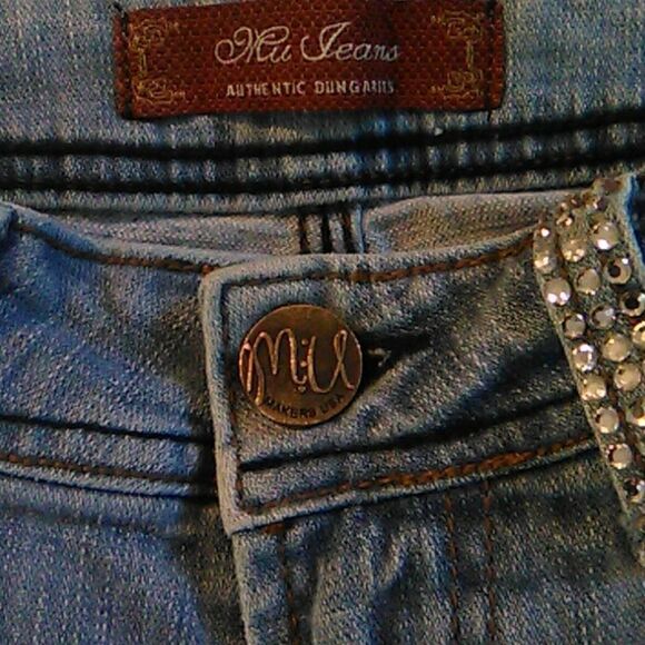 Mu Light Wash Retro Jeans With Bling - Picture 8 of 13